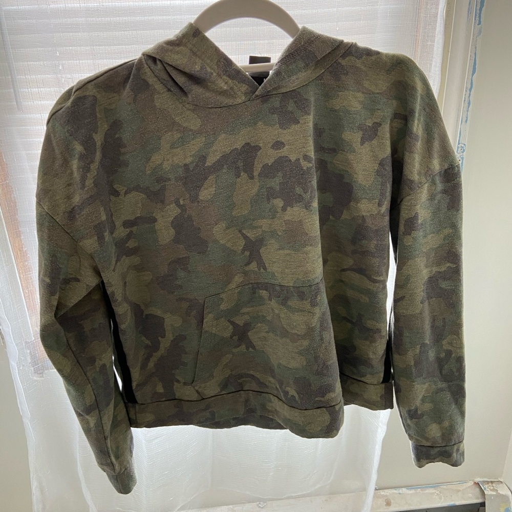 Camo sweat shirt
